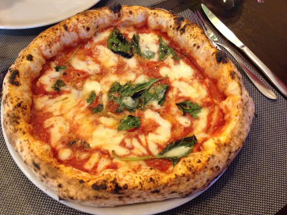 Margherita pizza in Napoli